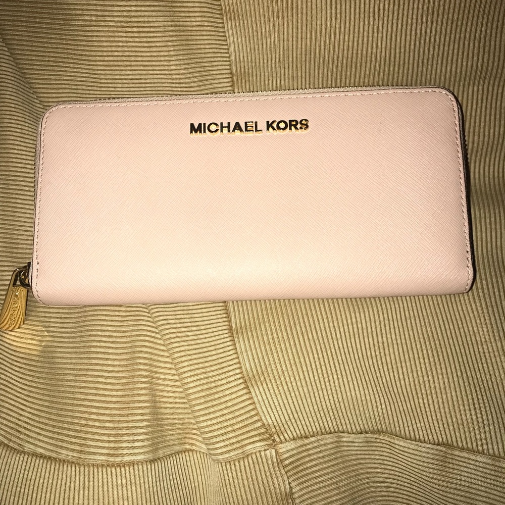 Michael kors wallet